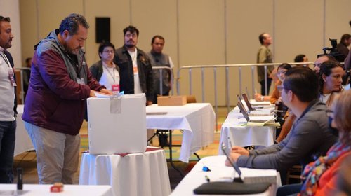 Respaldan gobernadores de Morena proceso interno