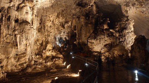 Localizan sin vida a encargada de las Grutas de Cacahuamilpa
