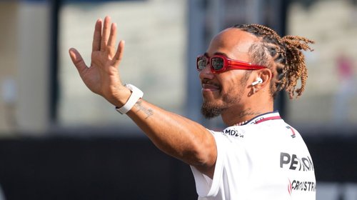 Hamilton podría dejar a Mercedes y unirse a Ferrari en 2025