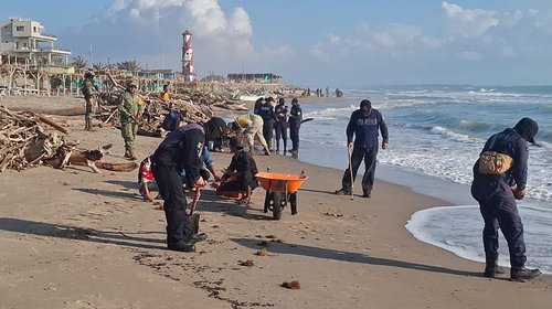 Hidrocarburo llega a Playa Hermosa al norte de Veracruz