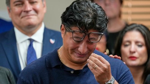 Hijo de migrante mexicano asesinado por ICE exige investigación