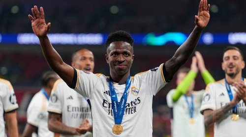 Hinchas que insultaron a Vinicius son condenados por racismo