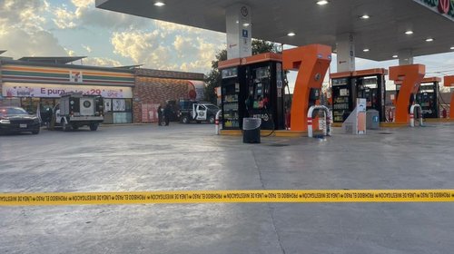 Un hombre armado asalta gasolinera en Apodaca
