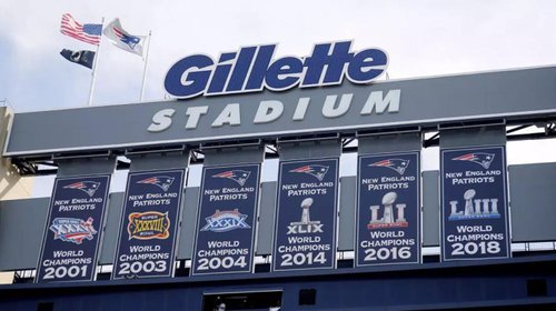 Acusan a 2 hombres de Rhode Island por muerte de fan de los Pats