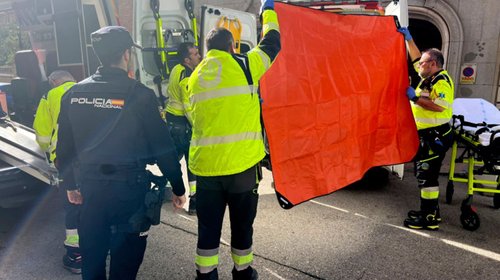 Hospitalizan a político español tras ser baleado en el rostro