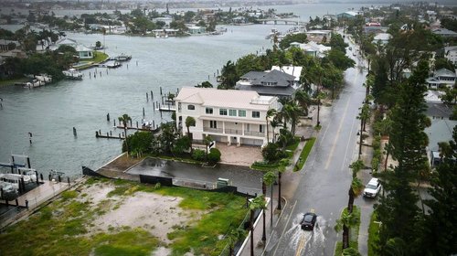 Huracán Debby impacta en Florida; amenaza con inundaciones