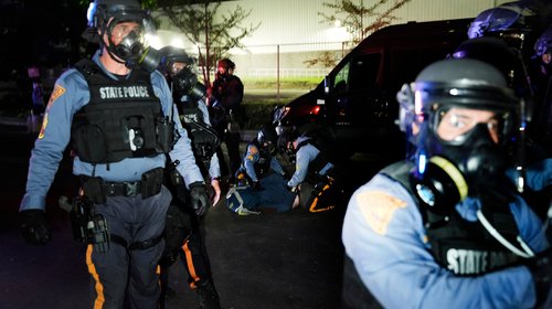 Cinco personas son detenidas durante protesta contra ICE 