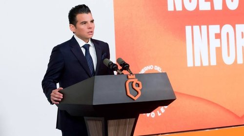 Gobierno de NL reconoce labor de paramédico del CRUM