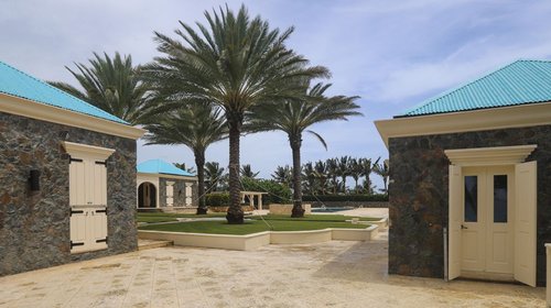Difunden imágenes inéditas de la isla privada de Jeffrey Epstein