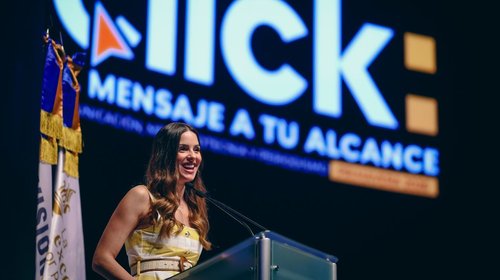 Inaugura Mariana Rodríguez 'Click, Mensaje a tu Alcance' en UANL
