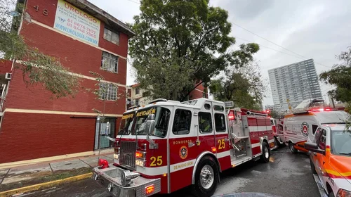 Controlan incendio en edificio de Condominios Constitución