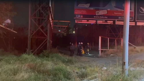 Controlan bomberos fuego en lote baldío en San Pedro
