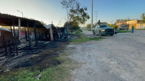 Incendio en tianguis de Reynosa deja a familias sin sustento