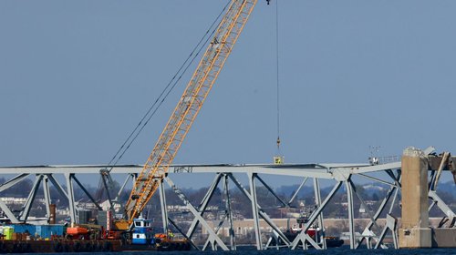 Inician los trabajos tras derrumbe de puente en Baltimore