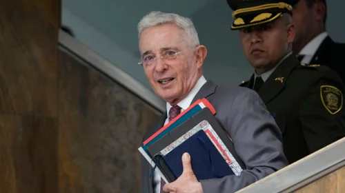 Declaran culpable a expresidente de Colombia por soborno y fraude