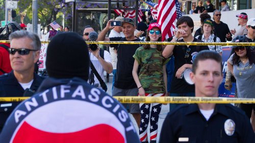 Trump designa como 'terrorista' al movimiento Antifa EUA