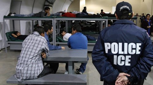 Mueren tres hombres en custodia de ICE por problemas de salud