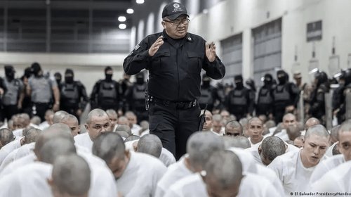 El Salvador aprueba cadena perpetua para delitos graves