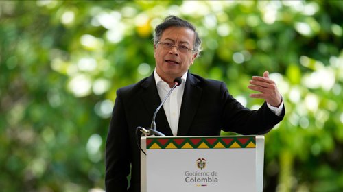 EUA quita visa a Petro por instar soldados a desobedecer a Trump