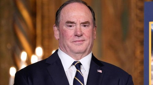 Destituyen a jefe de la Marina de EUA en medio de crisis interna