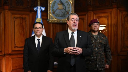 Guatemala decreta estado de sitio tras asesinatos de policías