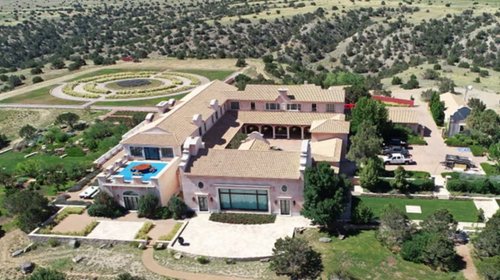 Reabren investigación por actividad ilegal en exrancho de Epstein