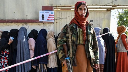 Talibanes implementan Código Penal que legitima la violencia