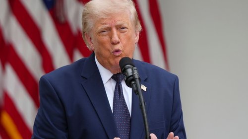 Asegura Trump que supermercado bajó precios porque él lo pidió