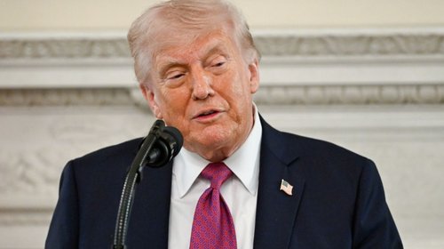 Trump arremete contra republicanos que critican su gestión