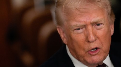 Trump evalúa acción militar contra Irán por ataques en protestas