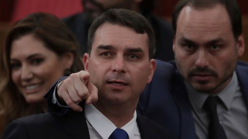 Investigan en Brasil a hijo de Bolsonaro por espionaje político