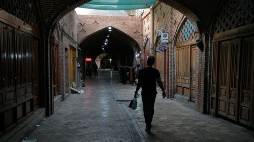 Irán reafirma control de Ormuz y lanza advertencia militar