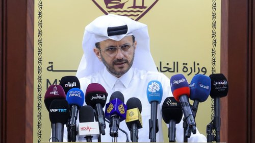 Irán ataca refinería en Qatar y a depósito de combustible en Riad