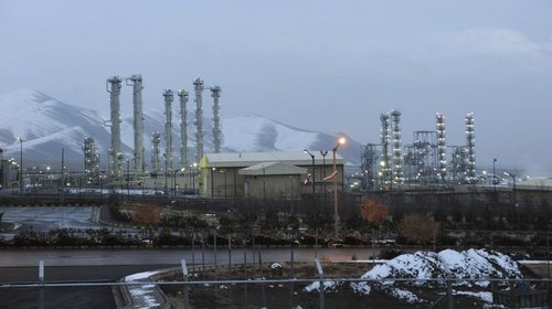 Israel y EUA atacan dos complejos nucleares en Irán