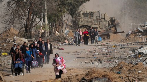 Israel y Hamás amplían cese al fuego; liberan a más personas