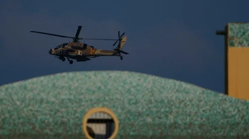 Israel y Hezbollah intercambian ataques agitando alerta de guerra