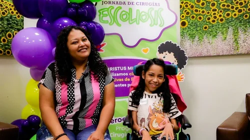 Ivanna renace tras recibir cirugía de escoliosis