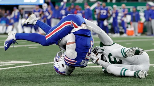 Rodgers y los Jets no pueden con los Bills; caen 23-20
