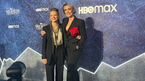 La actriz Jodie Foster promueve serie en CDMX