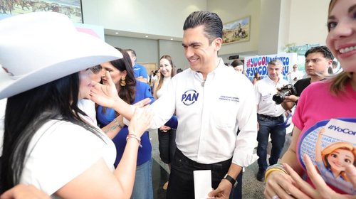 Lidera Jorge Romero mitin a favor de Maru Campos