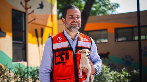 Acuden con mascotas a jornada de vacunación gratuita en Guadalupe