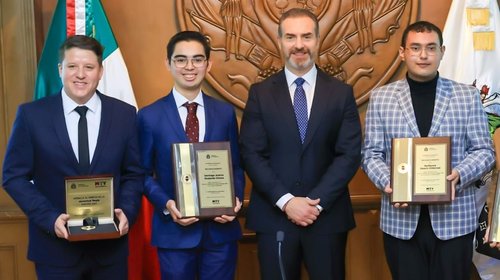 Tres ciudadanos son reconocidos por el Gobierno de Monterrey