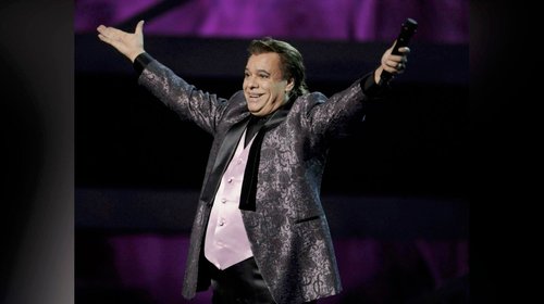 ¿Revivió? Captan al 'clon' de Juan Gabriel en París