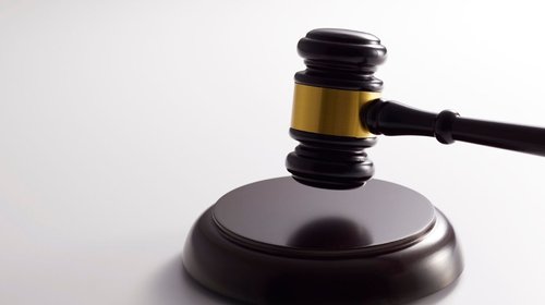 Niega juez cancelar juicio contra Nicolás Maduro y Cilia Flores