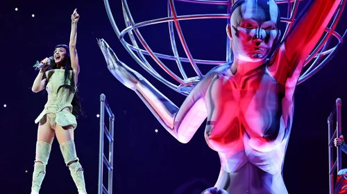Arranca gira de Katy Perry en CDMX con viaje a galaxia musical