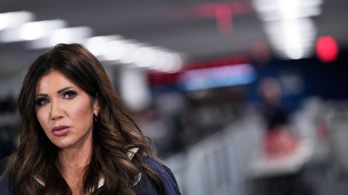 Agentes de ICE tendrán que usar cámaras corporales: Kristi Noem 