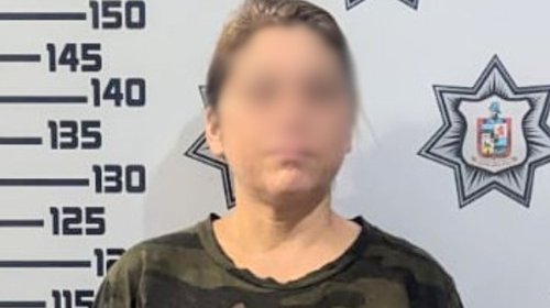Detienen a mujer tras apuñalar con tijeras a su pareja