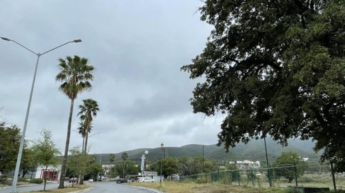 'Pobre' sur regio: ¡ni en zonas nice ponen banquetas!
