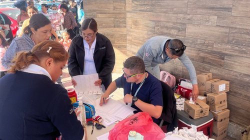 Largas filas en Mirasierra por vacunación contra sarampión