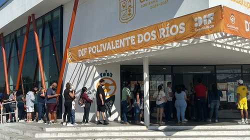 Largas filas por jornada de vacunación en módulo de Guadalupe
